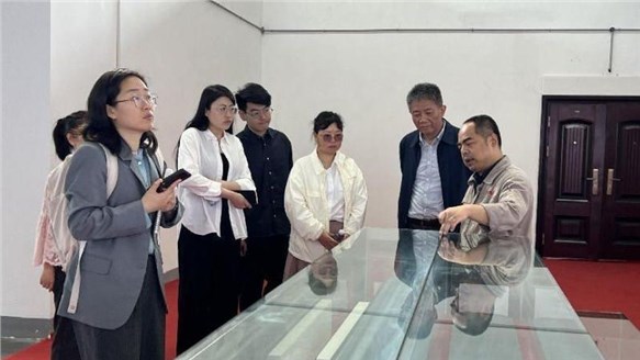 中國(guó)電子信息產(chǎn)業(yè)發(fā)展研究院、株洲高新區(qū)領(lǐng)導(dǎo)蒞臨火炬安泰調(diào)研